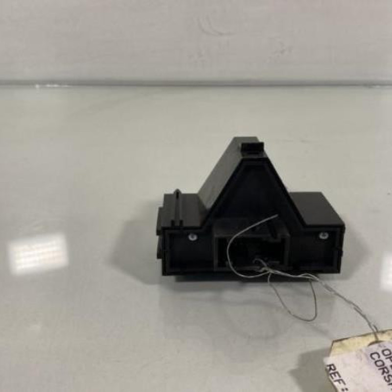 Bouton de warning OPEL CORSA D Photo n°3