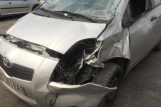 Serrure avant droit TOYOTA YARIS 2