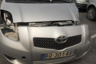 Serrure avant droit TOYOTA YARIS 2