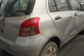 Serrure avant droit TOYOTA YARIS 2