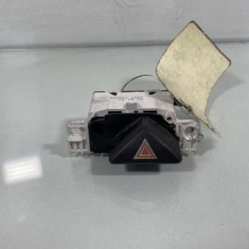 Bouton de warning FORD FOCUS 1 Photo n°1