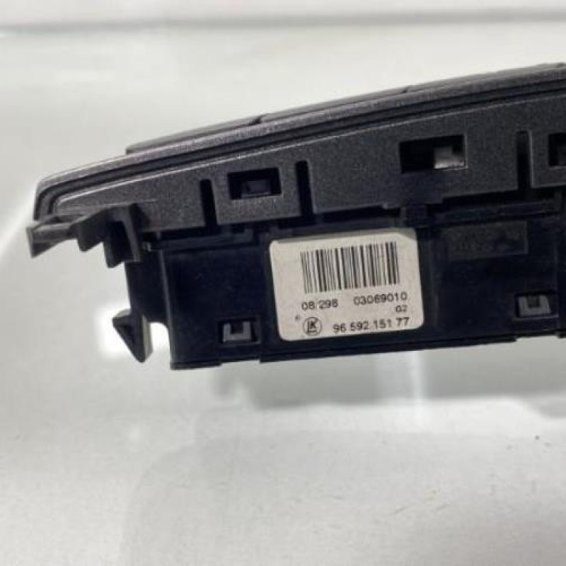 Bouton de warning PEUGEOT 308 1 Photo n°3