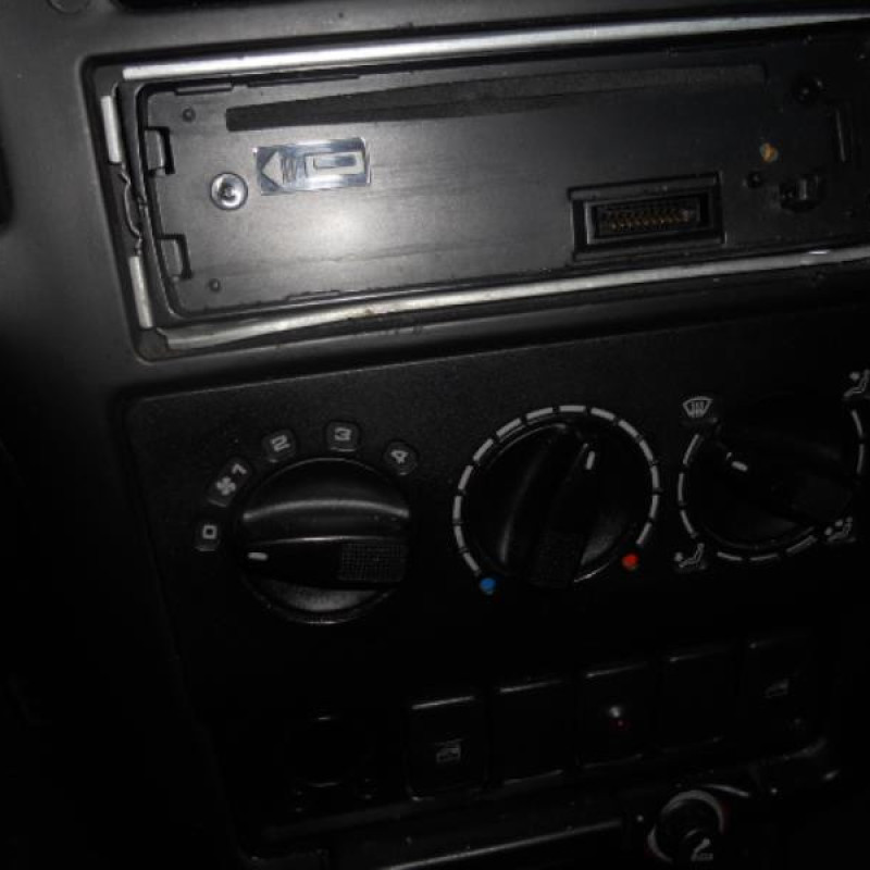 Trappe d'essence SEAT IBIZA 2 Photo n°9