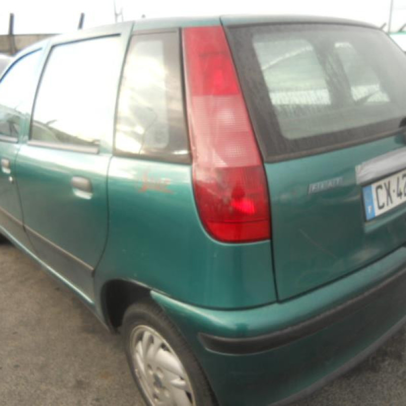 Optique avant secondaire gauche (feux)(clignotant) FIAT PUNTO 1 Photo n°6
