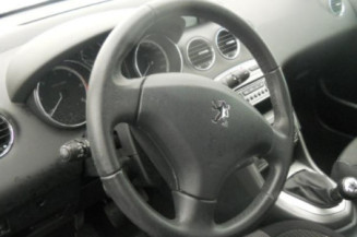 Attache ceinture arriere gauche PEUGEOT 308 1