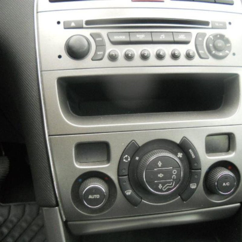 Attache ceinture arriere gauche PEUGEOT 308 1 Photo n°12