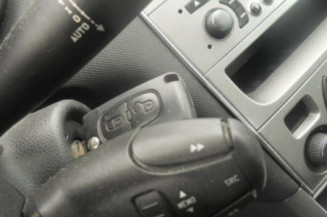 Attache ceinture arriere gauche PEUGEOT 308 1