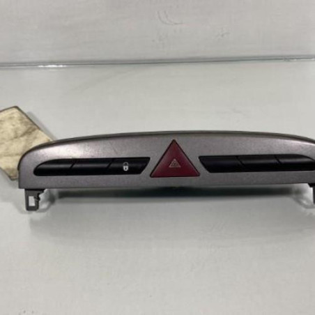 Bouton de warning PEUGEOT 308 1 Photo n°1