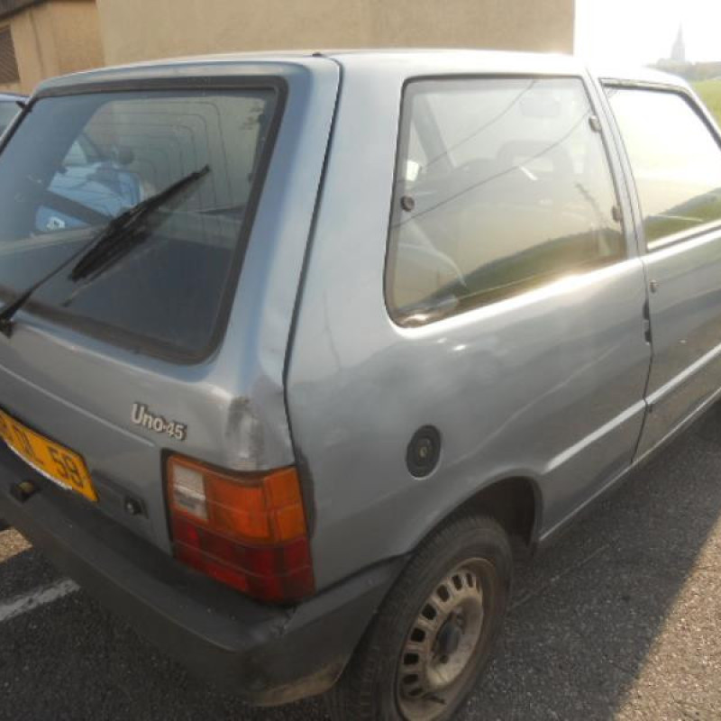 Feu arriere principal droit (feux) FIAT UNO Photo n°4