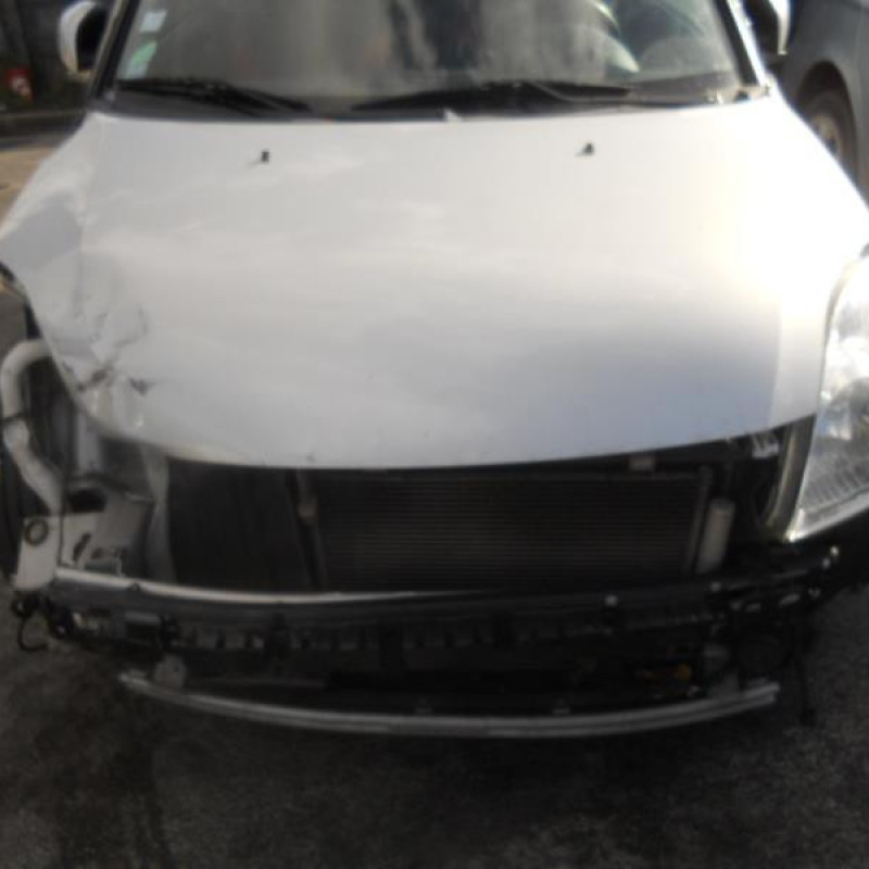 Trappe d'essence SUZUKI SWIFT 3 Photo n°5