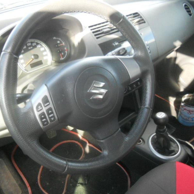 Trappe d'essence SUZUKI SWIFT 3 Photo n°9