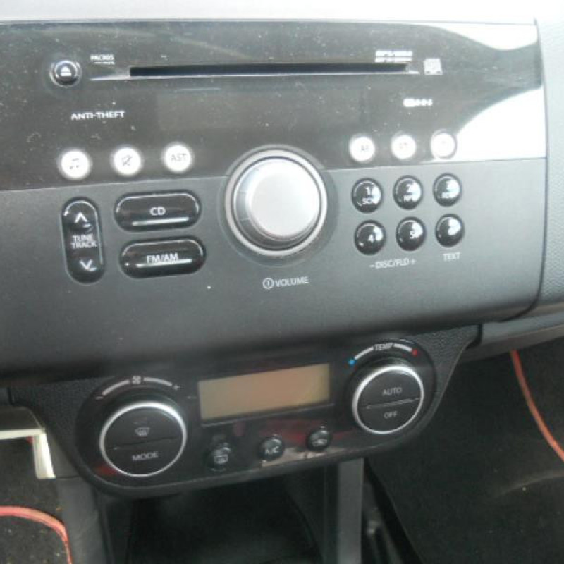 Trappe d'essence SUZUKI SWIFT 3 Photo n°10