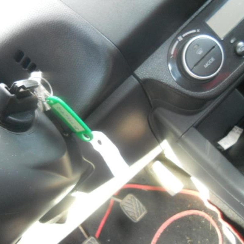 Trappe d'essence SUZUKI SWIFT 3 Photo n°11