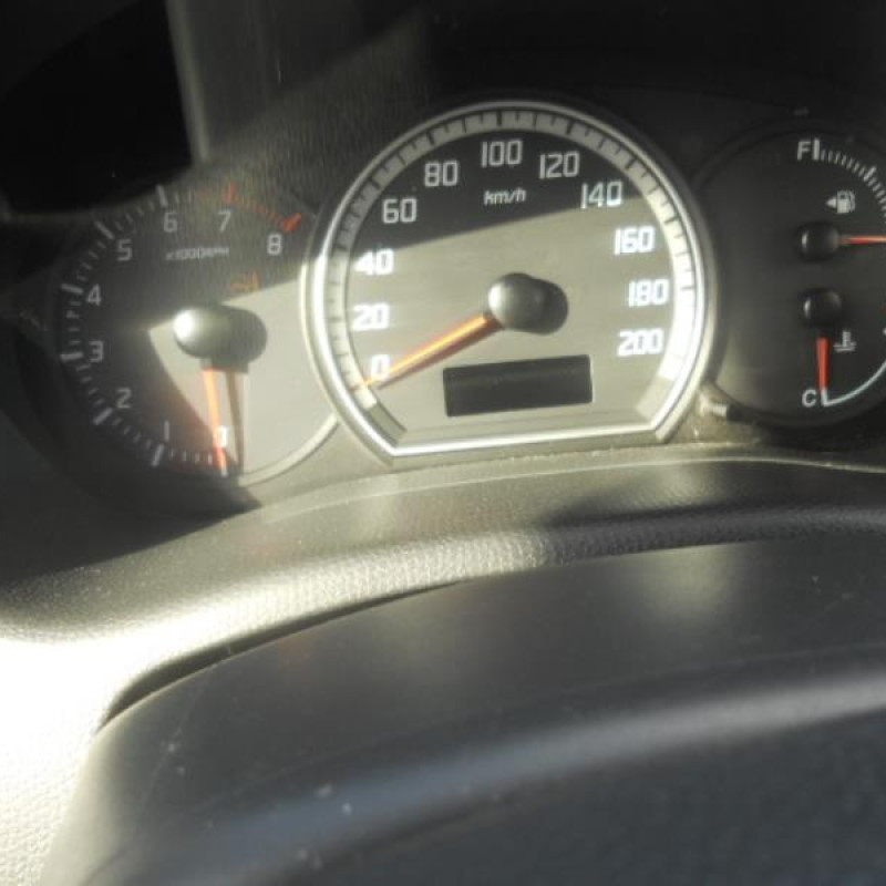 Trappe d'essence SUZUKI SWIFT 3 Photo n°12