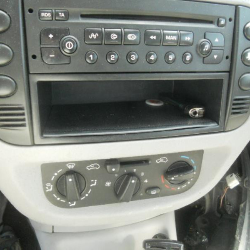 Malle/Hayon arriere CITROEN C3 PLURIEL Photo n°8