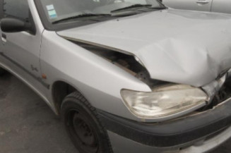 Bras essuie glace avant droit PEUGEOT 306