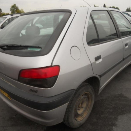 Bras essuie glace avant droit PEUGEOT 306