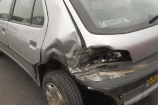 Bras essuie glace avant droit PEUGEOT 306