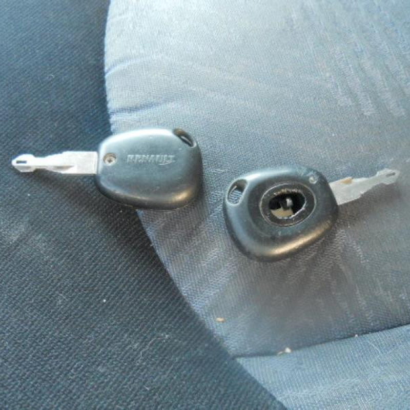 Traverse superieure RENAULT GRAND ESPACE 3 Photo n°9