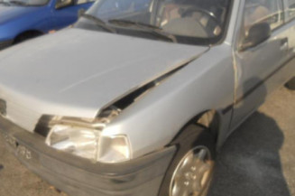 Bras essuie glace avant droit PEUGEOT 106