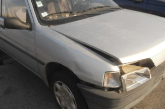 Bras essuie glace avant droit PEUGEOT 106