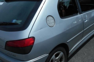 Bras essuie glace avant droit PEUGEOT 306