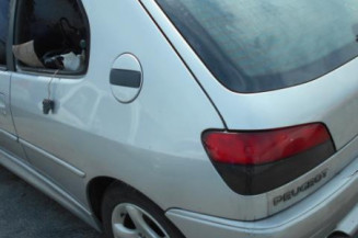 Bras essuie glace avant droit PEUGEOT 306