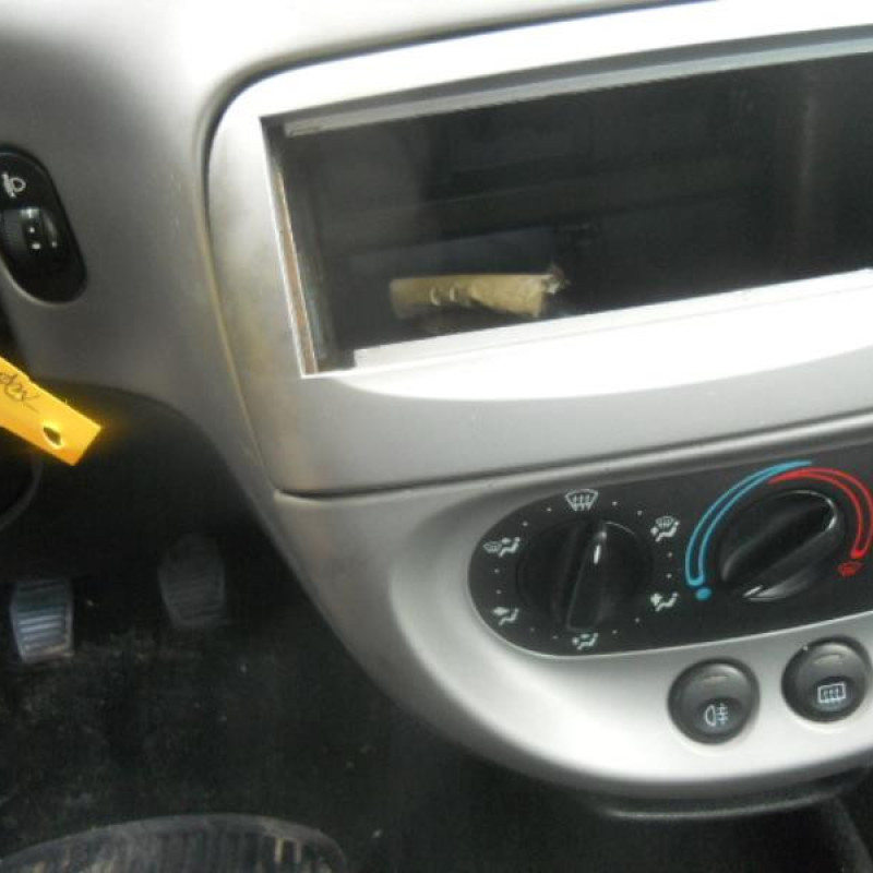 Malle/Hayon arriere FORD KA 1 Photo n°7