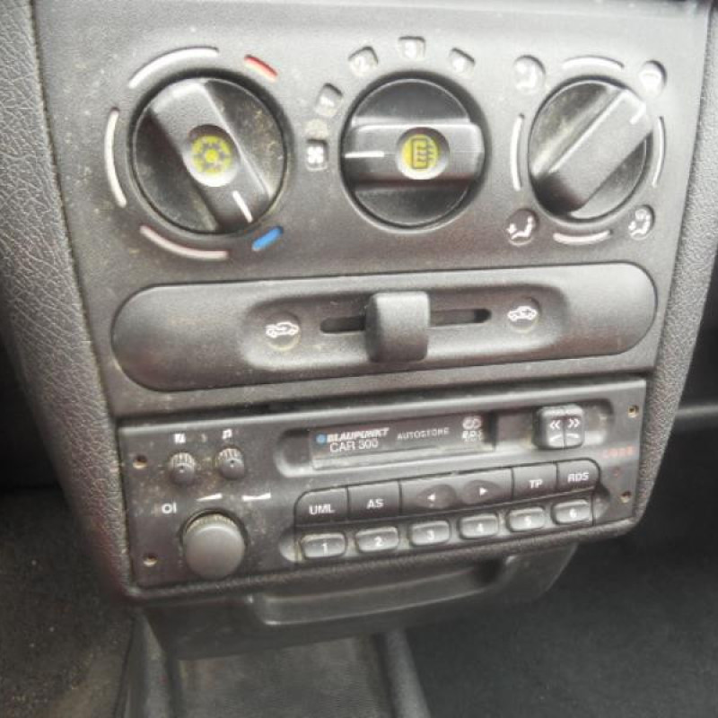 Porte avant droit OPEL CORSA B Photo n°8