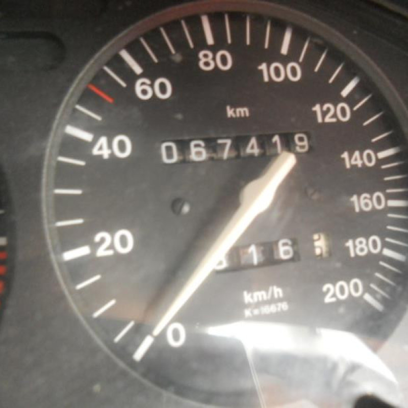 Porte avant droit OPEL CORSA B Photo n°9