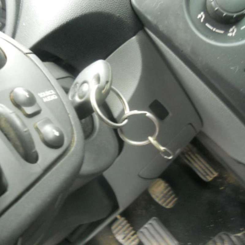 Bloc ABS (freins anti-blocage) RENAULT CLIO 3 Photo n°10