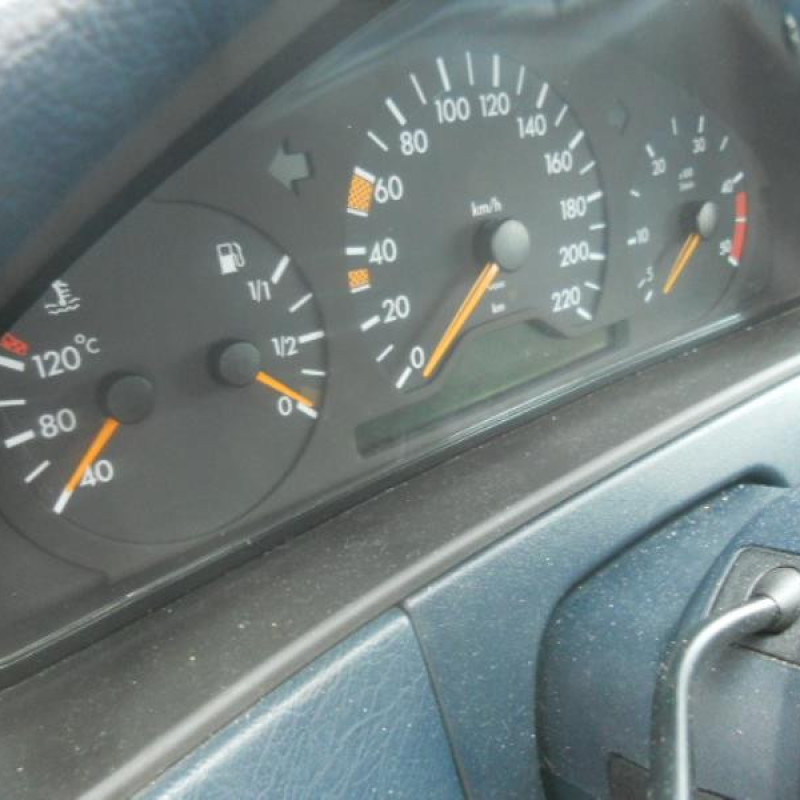 Serrure avant droit MERCEDES CLASSE E 210 Photo n°11