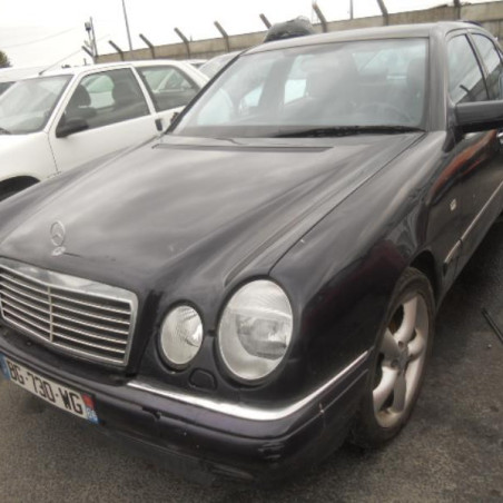 Traverse superieure MERCEDES CLASSE E 210