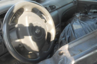 Calandre RENAULT LAGUNA 2