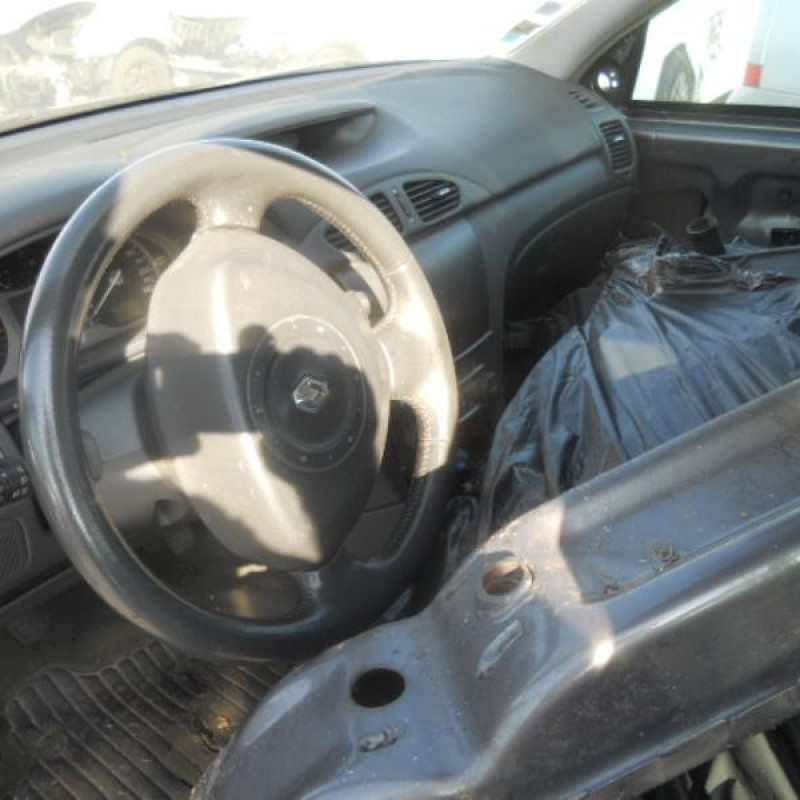 Calandre RENAULT LAGUNA 2 Photo n°6