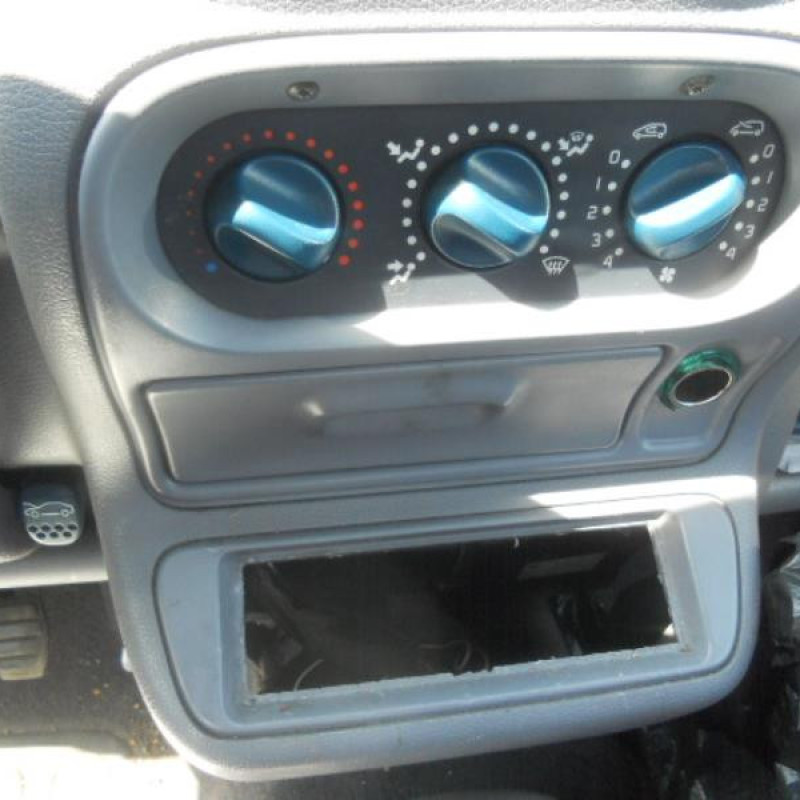 Malle/Hayon arriere RENAULT TWINGO 1 Photo n°7