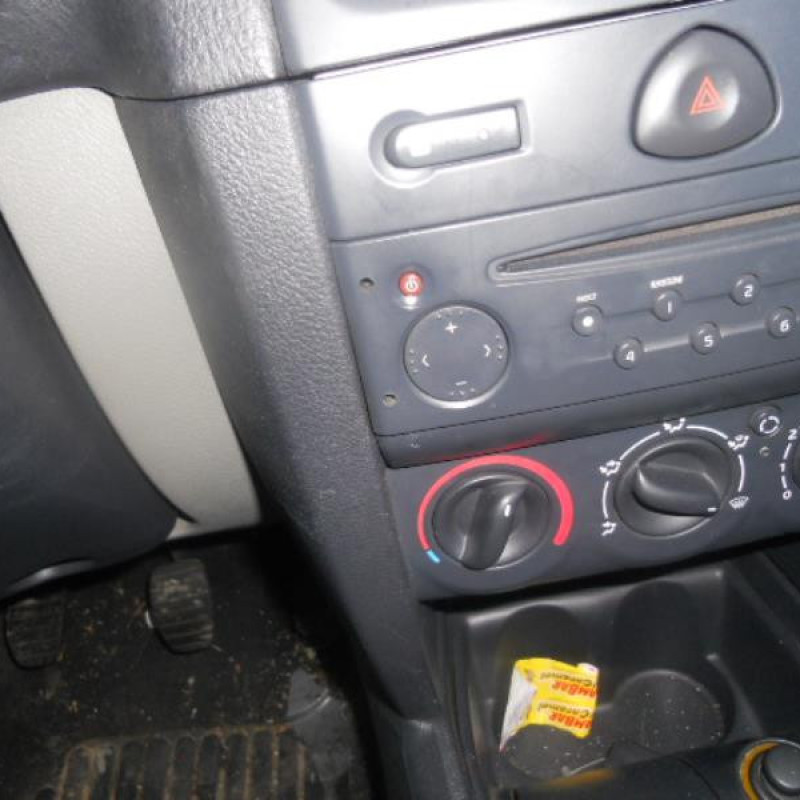 Poignee interieur arriere droit RENAULT CLIO 2 Photo n°11