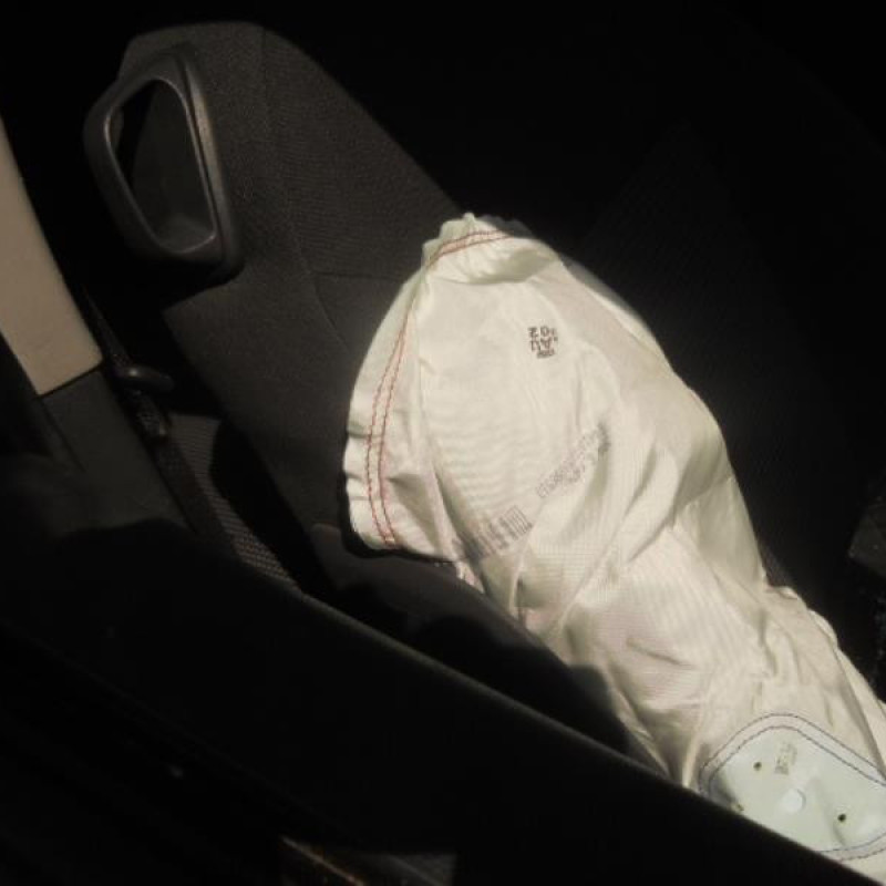 Serrure avant droit OPEL CORSA D Photo n°8