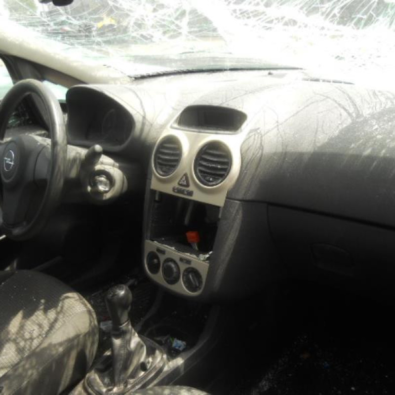 Serrure avant droit OPEL CORSA D Photo n°9