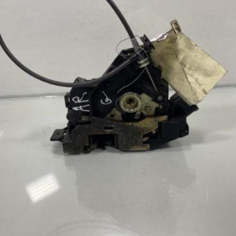 Serrure arriere gauche FORD FOCUS 1 Photo n°3