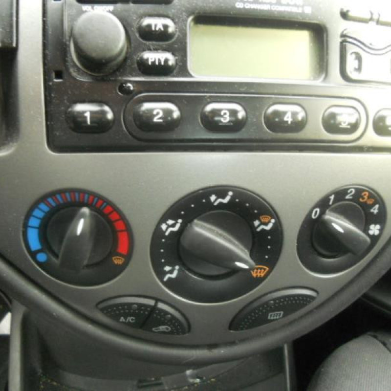Poignee interieur arriere droit FORD FOCUS 1 Photo n°10