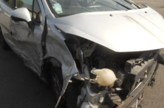 Bras essuie glace avant droit PEUGEOT 207