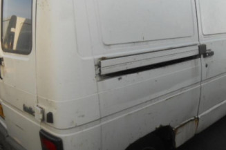 Bras essuie glace avant gauche RENAULT TRAFIC 1