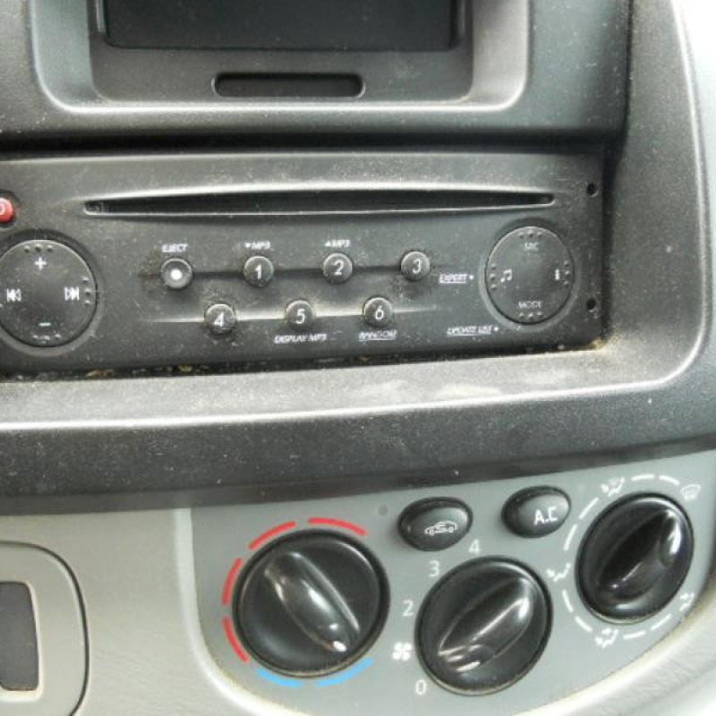 Maitre cylindre (freinage) RENAULT TRAFIC 2 Photo n°11