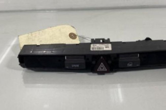 Bouton de warning OPEL ASTRA H Photo n°1
