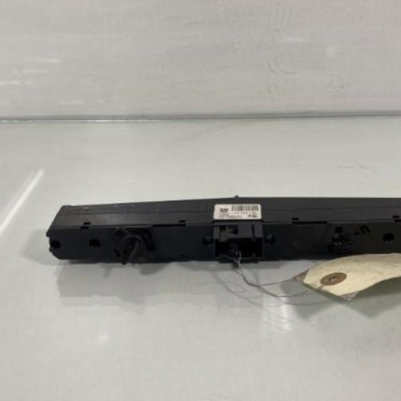 Bouton de warning OPEL ASTRA H Photo n°3