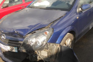 Bouton de warning OPEL ASTRA H