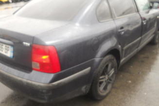 Retroviseur droit VOLKSWAGEN PASSAT 4
