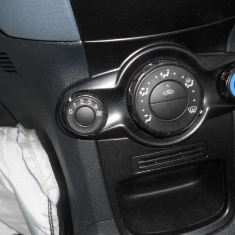 Serrure avant droit FORD FIESTA 6 Photo n°12