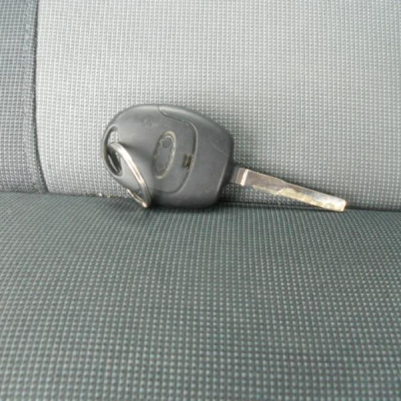 Serrure avant droit FORD FIESTA 6 Photo n°14